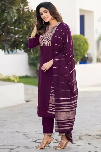 Wine chinon embroidered kurta set with jacquard dupatta
