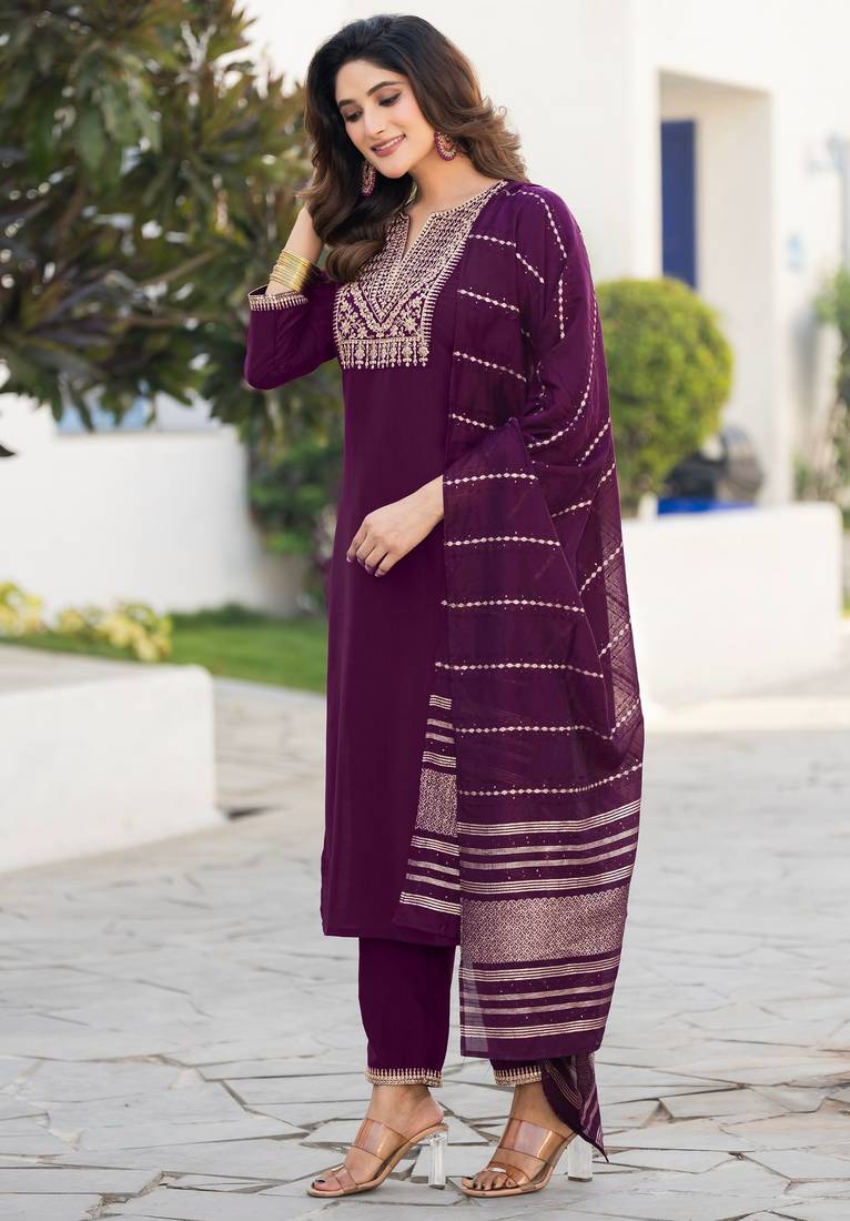 Wine chinon embroidered kurta set with jacquard dupatta