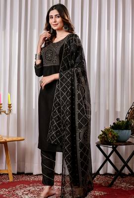 Black chinon foil printed kurta set with dupatta 3