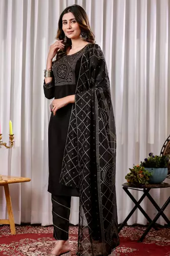 Black chinon foil printed kurta set with dupatta