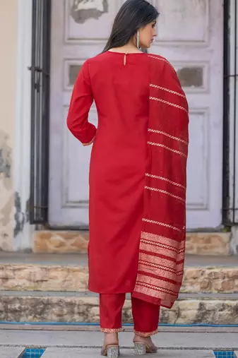 Red cotton blend embroidered kurta set with dupatta for women