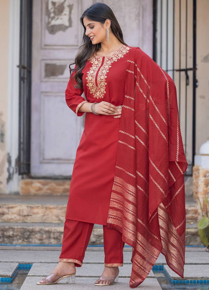 Red cotton blend embroidered kurta set with dupatta for women