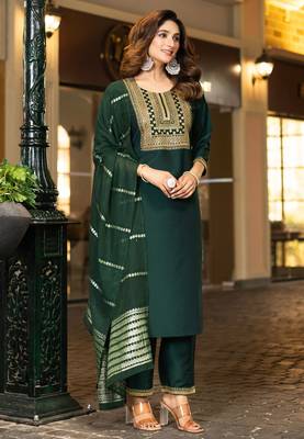 Bottle green chinnon embroidered kurta set with jacquard dupatta 3
