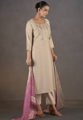 Cream roman silk embroidered with sequined work kurta set with dupatta for women 3