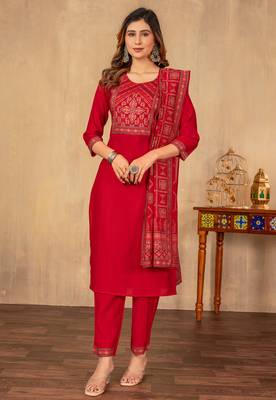 Red cotton printed kurta set with dupatta 2