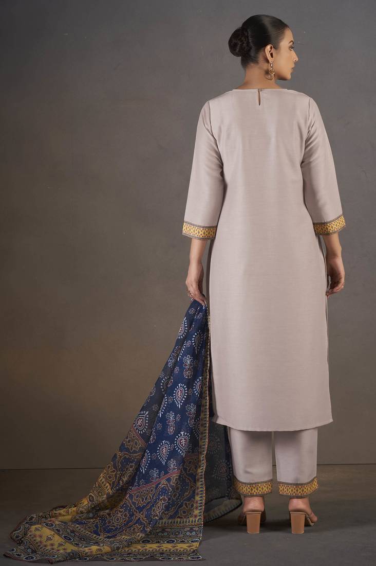 Cream chinnon floral printed kurta set for women