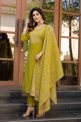 Mustard roman silk printed kurta set with dupatta 4