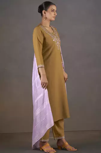 Mustard cotton blend floral embroidered kurta set for women