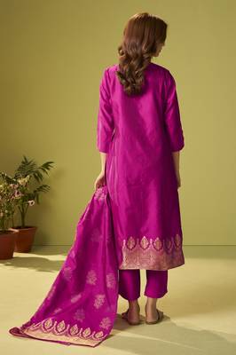 Dark pink silk blend jacquard zari work kurta set with dupatta for women 2
