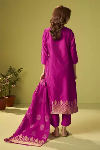 Dark pink silk blend jacquard zari work kurta set with dupatta for women