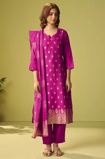 Dark pink silk blend jacquard zari work kurta set with dupatta for women