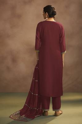 Rust chinnon embroidered kurta set with jacquard dupatta 2