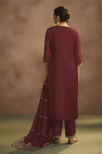Rust chinnon embroidered kurta set with jacquard dupatta