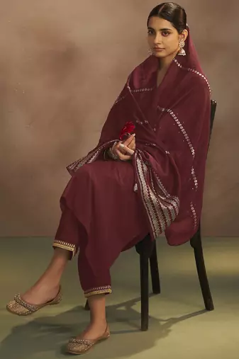 Rust chinnon embroidered kurta set with jacquard dupatta