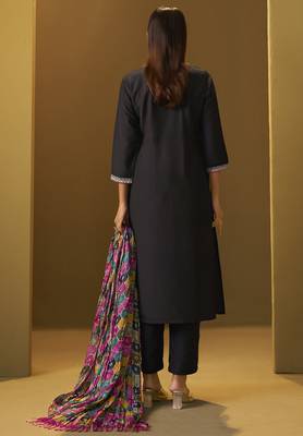 Women's black cotton blend embroidered straight kurta set multicolor chinon patola printed dupatta set 3