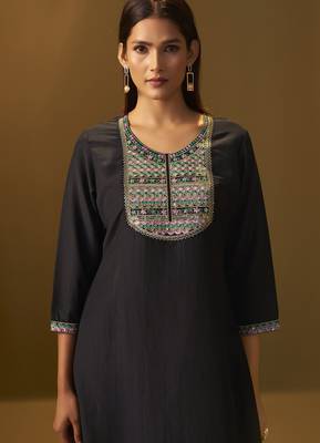 Women's black cotton blend embroidered straight kurta set multicolor chinon patola printed dupatta set 4