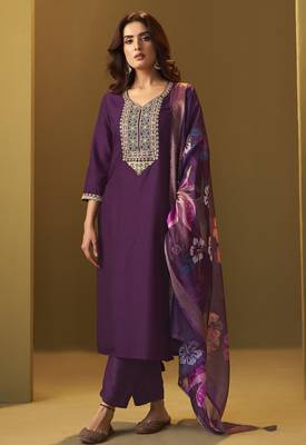 Women's designer wine cotton blend embroidered straight kurta with pant and organza jacquard printed dupatta set 3