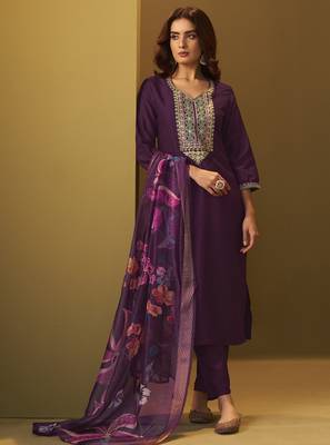 Women's designer wine cotton blend embroidered straight kurta with pant and organza jacquard printed dupatta set 4