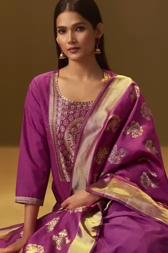 Women's festive pink cotton blend jacquard straight kurta with solid pant and silk jacquard dupatta set