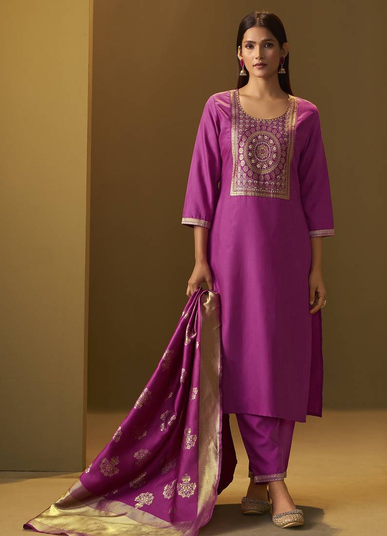 Women's festive pink cotton blend jacquard straight kurta with solid pant and silk jacquard dupatta set