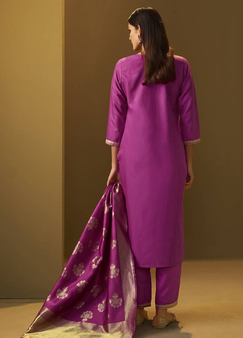 Women's festive pink cotton blend jacquard straight kurta with solid pant and silk jacquard dupatta set