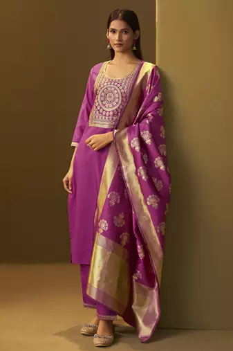 Women's festive pink cotton blend jacquard straight kurta with solid pant and silk jacquard dupatta set