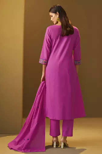 Women's light pink pure cotton embroidered kurta set with dupatta