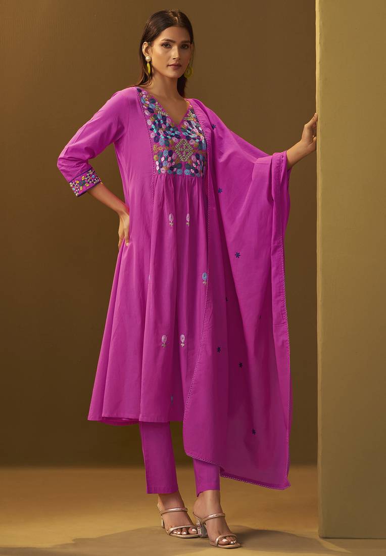 Women's light pink pure cotton embroidered kurta set with dupatta