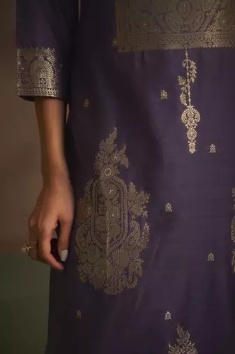 Women's lilac jacquard art silk straight kurta set with cotton bottom & silk blend dupatta