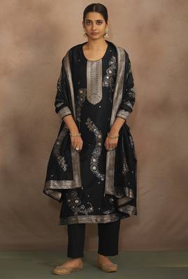 Women's black jacquard art silk straight kurta set with cotton bottom & silk blend dupatta 2