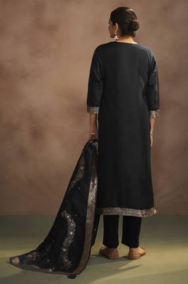 Women's black jacquard art silk straight kurta set with cotton bottom & silk blend dupatta 3