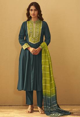 Dark green roman silk embroidered flared kurta set dupatta 2