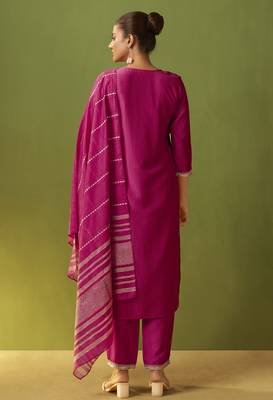 Pink chinon embroidered kurta set with jacquard dupatta 3