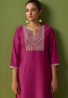 Pink chinon embroidered kurta set with jacquard dupatta 4