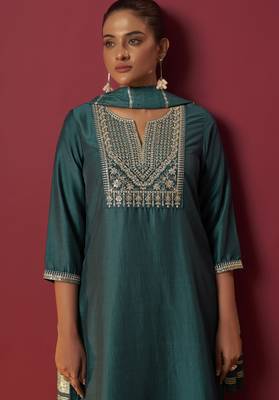 Green chinon embroidered kurta set with jacquard dupatta 4