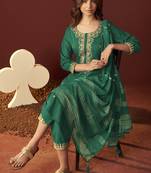 Green chinnon embroidered kurta set with dupatta