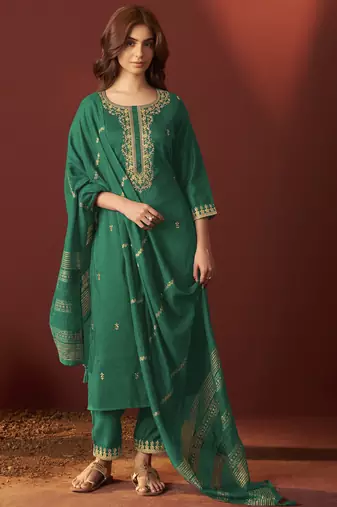 Green chinnon embroidered kurta set with dupatta