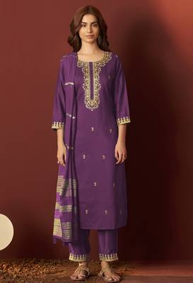 Purple chinnon embroidered kurta set with dupatta 3