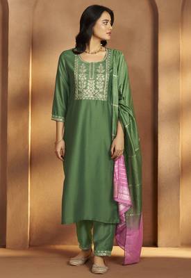 Green cotton blend embroidered kurta pant with chanderi jacquard dupatta 2
