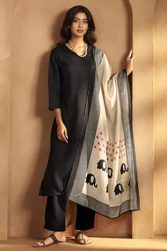 Women black cotton calf-length kurta with pant & cream chanderi printed dupatta