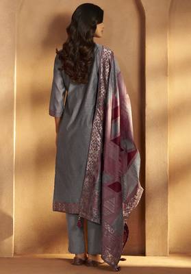 Grey jacquard art silk fla grey kurta set with cotton bottom & silk blend dupatta 2