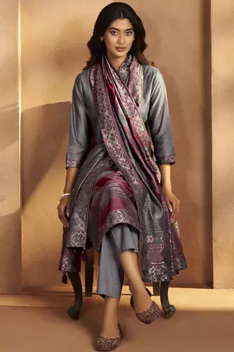 Grey jacquard art silk fla grey kurta set with cotton bottom & silk blend dupatta