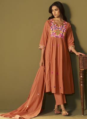 Women's orange pure cotton embroidered kurta set with dupatta 4