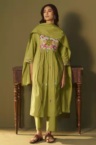 Women's green pure cotton embroidered kurta set with dupatta