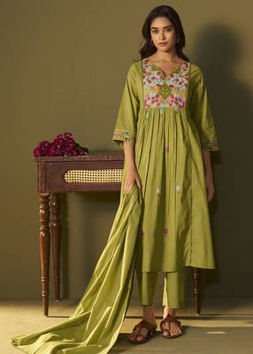 Women's green pure cotton embroidered kurta set with dupatta 4