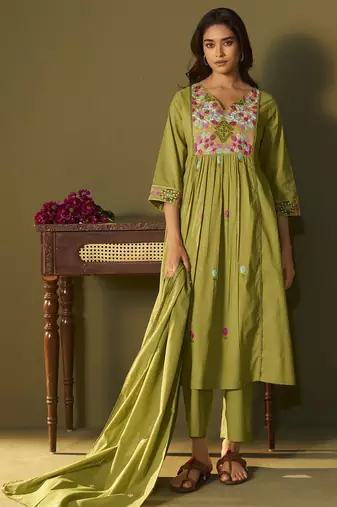 Women's green pure cotton embroidered kurta set with dupatta
