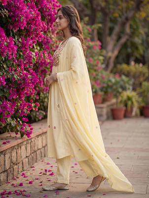 White pure cotton embroidered kurta set with dupatta 4