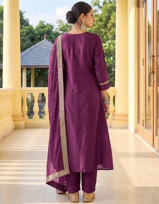 Wine chinnon embroidered flared kurta set with jacquard chanderi dupatta 2