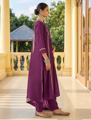 Wine chinnon embroidered flared kurta set with jacquard chanderi dupatta 3
