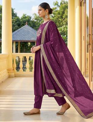 Wine chinnon embroidered flared kurta set with jacquard chanderi dupatta 4